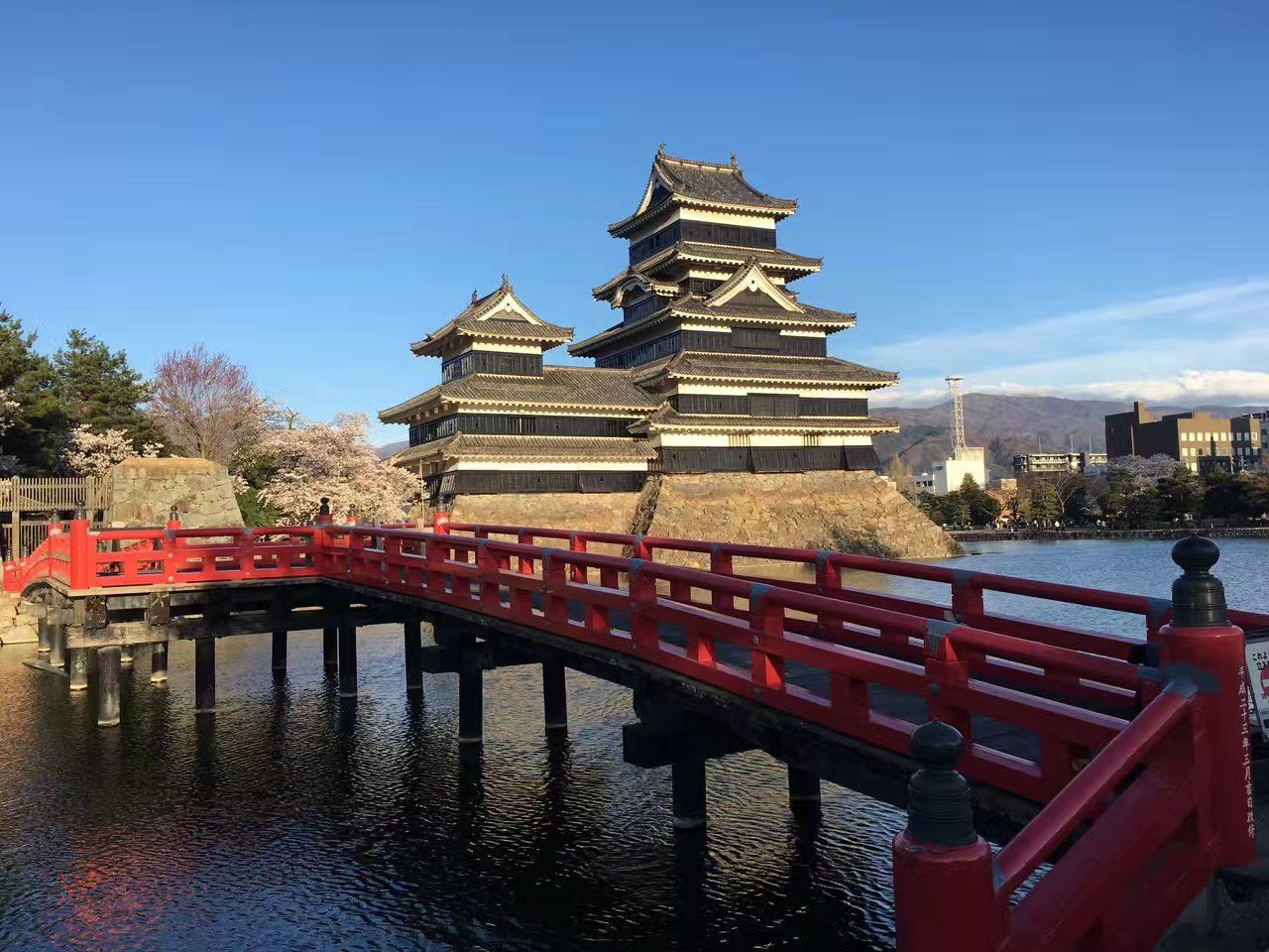 【携程攻略】松本市松本城景点,国宝松本城!和姬路城一样也是现存十二