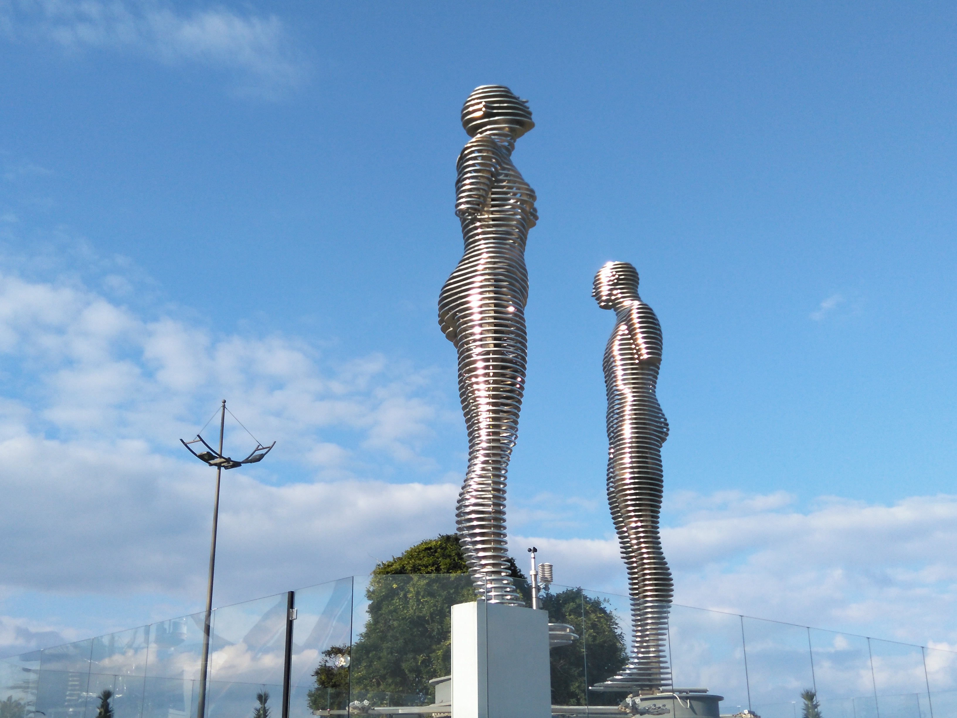 阿里和尼诺雕像