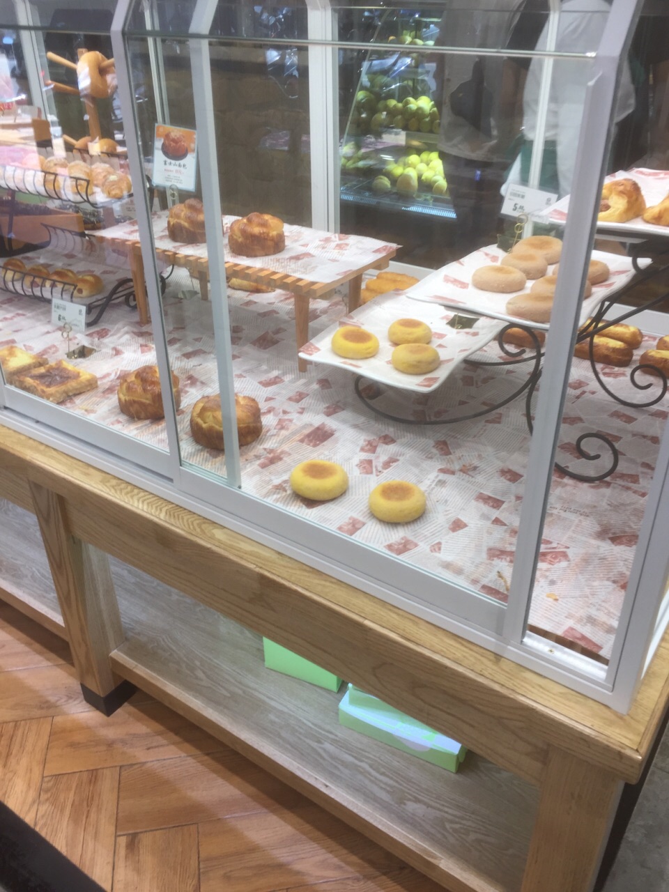 2021南顺小站蛋糕店(中山店)美食餐厅,而且烘焙室不仃有新鲜出炉的...