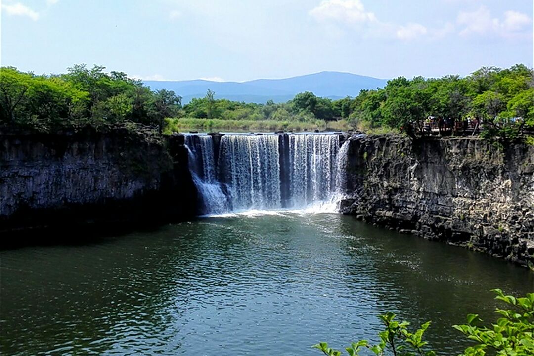 吊水楼瀑布