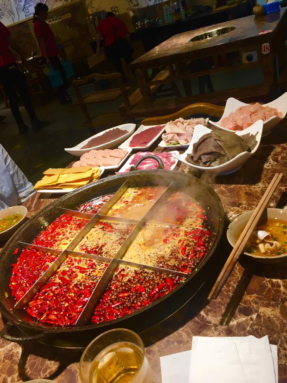 2021渝宗老灶火锅(解放碑店)美食餐厅,味道很巴适,上菜速度快.血.