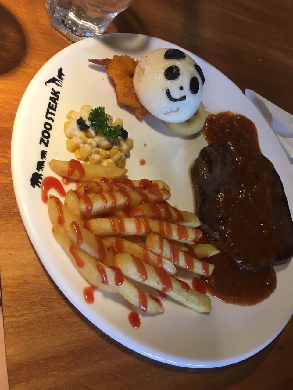 2021动物园牛排(星光天地店)美食餐厅,环境舒适,动物园气氛十足,.