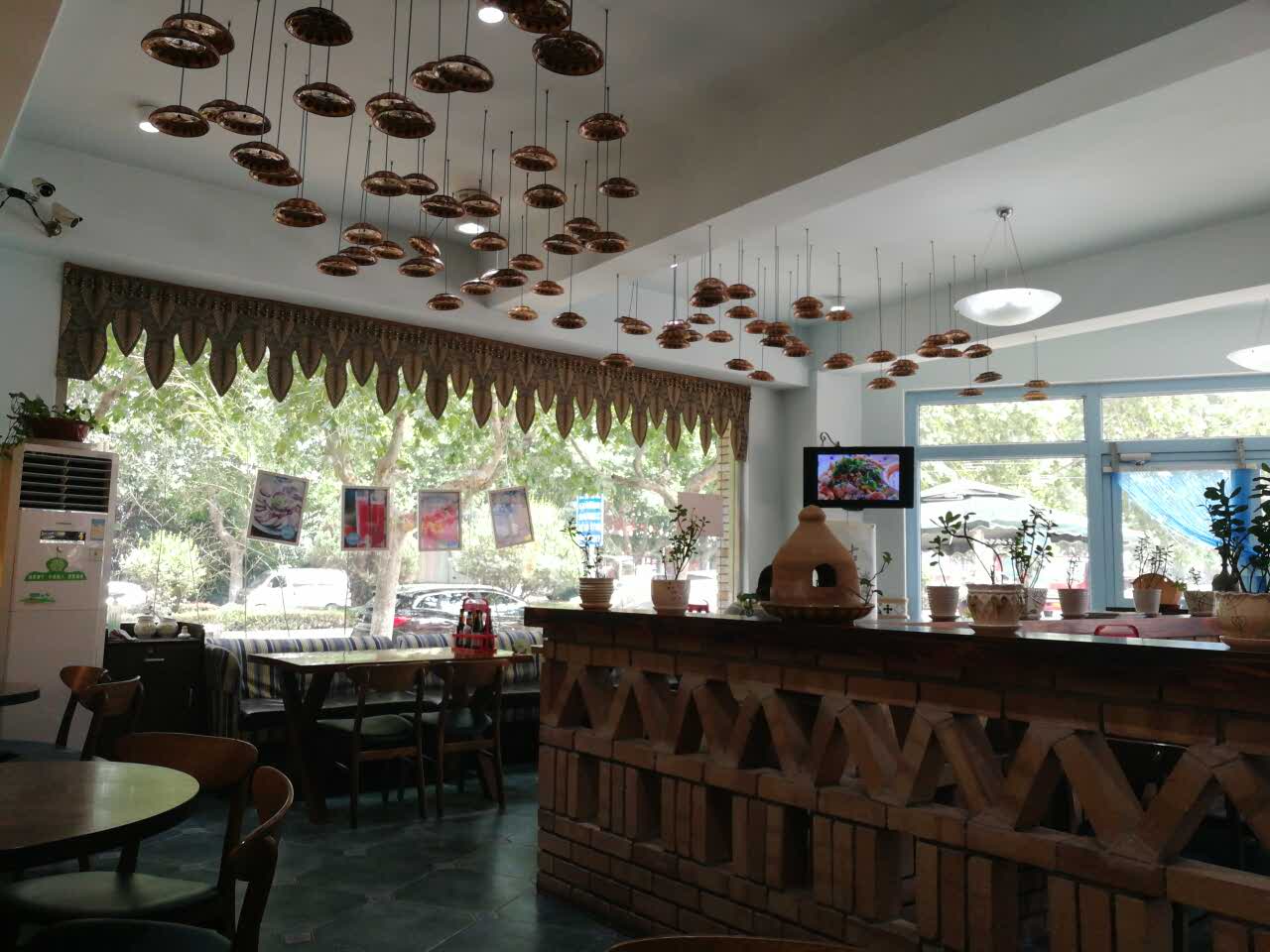 冬不拉奶茶餐厅