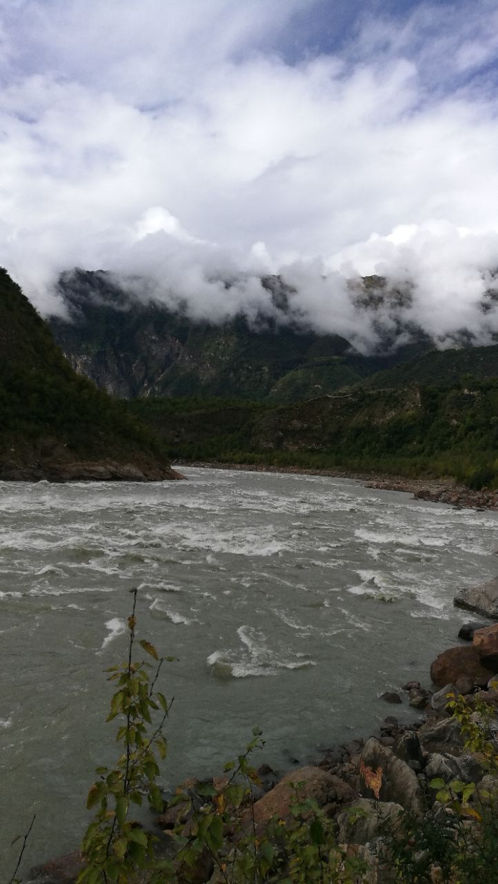 雅鲁藏布大峡谷断桥图片