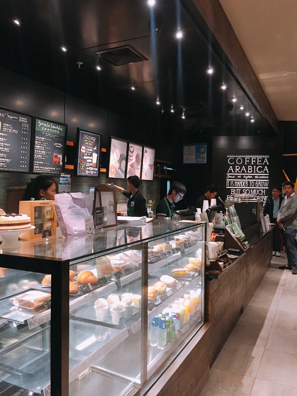 星巴克(七宝万科广场店)