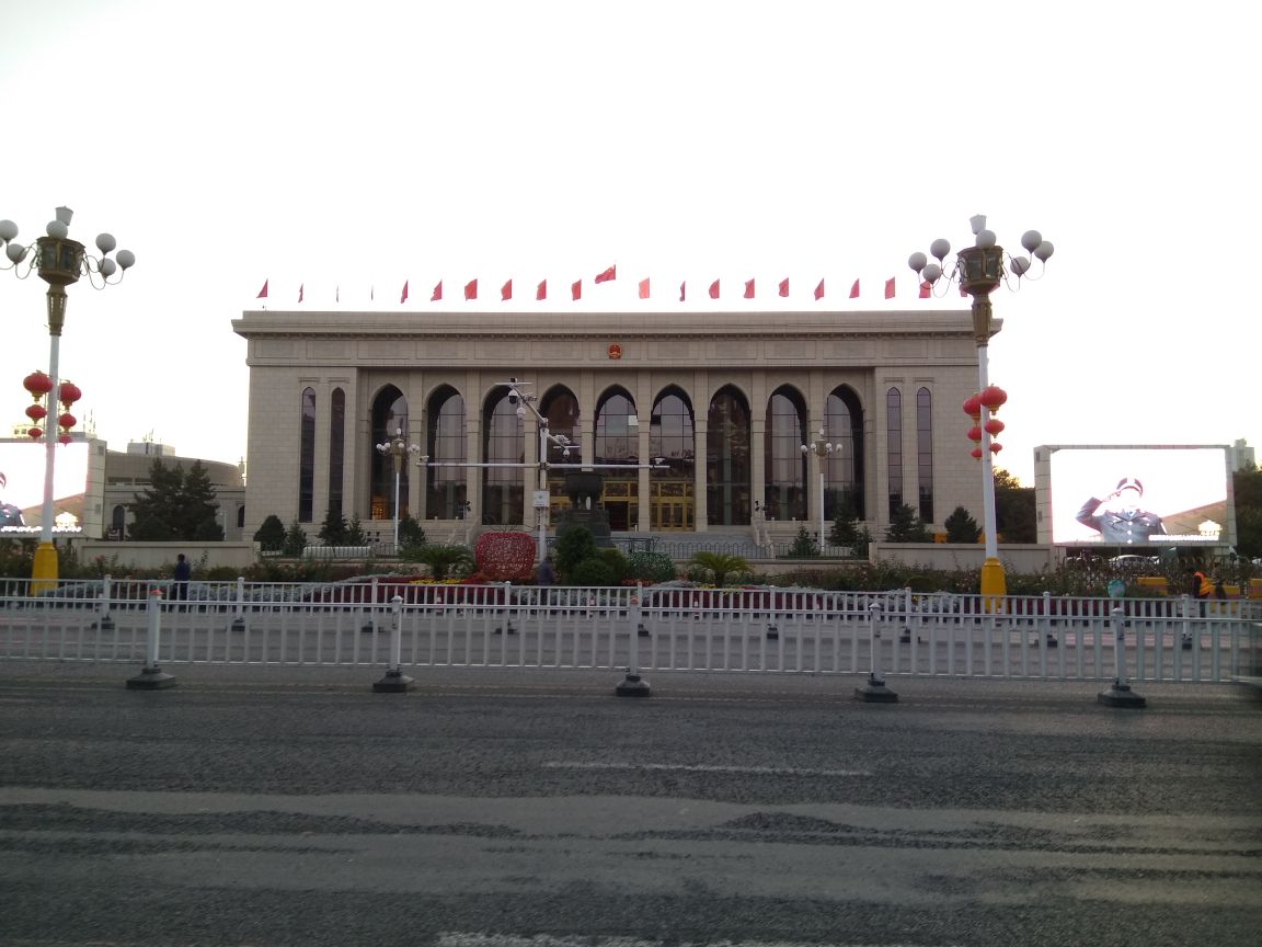 乌鲁木齐新疆人民会堂图片