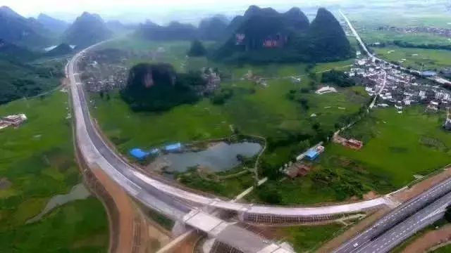 湛江有多少人口2017_湛江黄梅有多少公里(2)