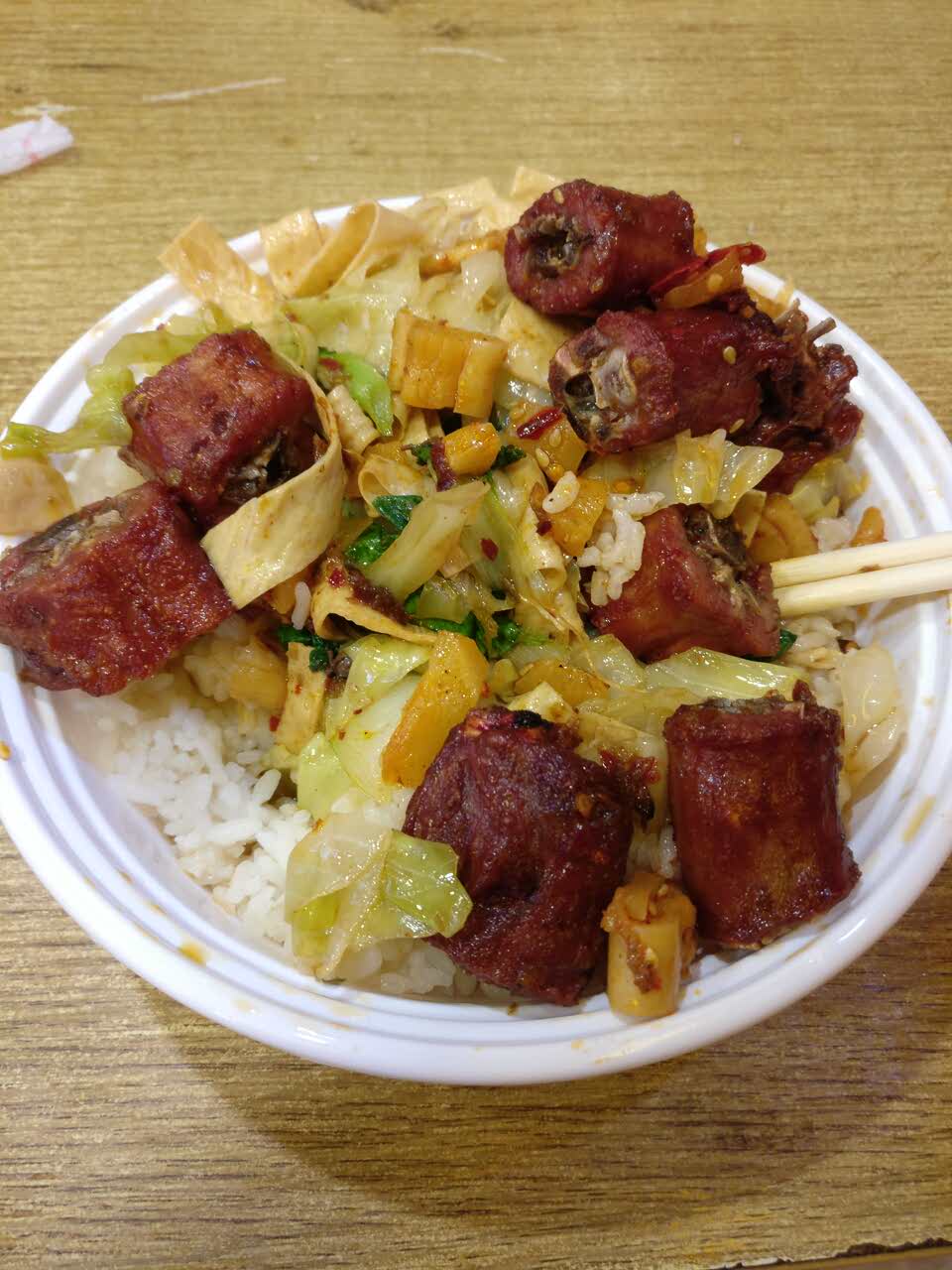 2021一品香卤肉饭(人信汇商场店)美食餐厅,一整根鸭脖,用料十足,价格.