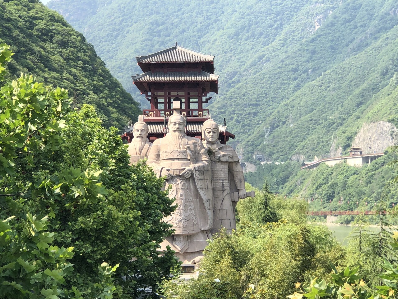 汉中石门栈道风景区