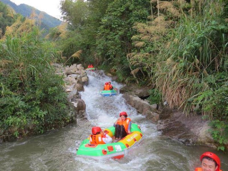 铜钹山漂流图片