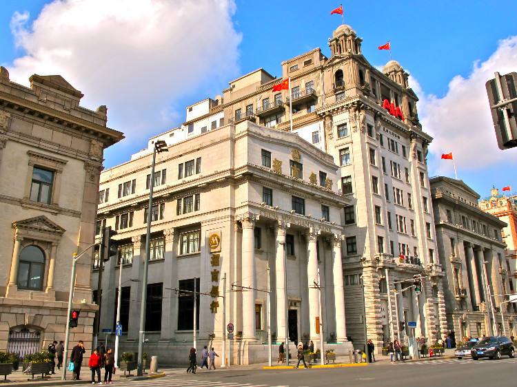 字林西报大楼于1923年竣工曾是当年外滩最高的大楼我曾经进去过一次