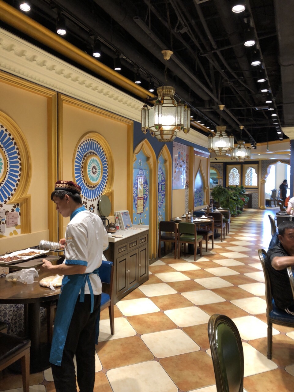 2023巴依老爷美食餐厅,店面很大,人不多,来了总会.【去哪儿攻略】