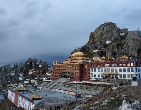 西藏最高的寺庙是哪个 100p0x000000l35438B4A_C_480_375.jpg