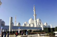 阿布扎比大清真寺——你难以想象的豪华