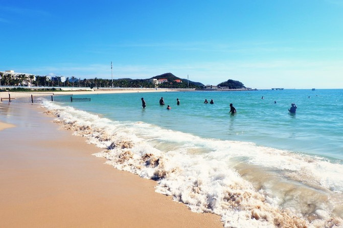 大东海 的阳光海滩,一切都很明媚.