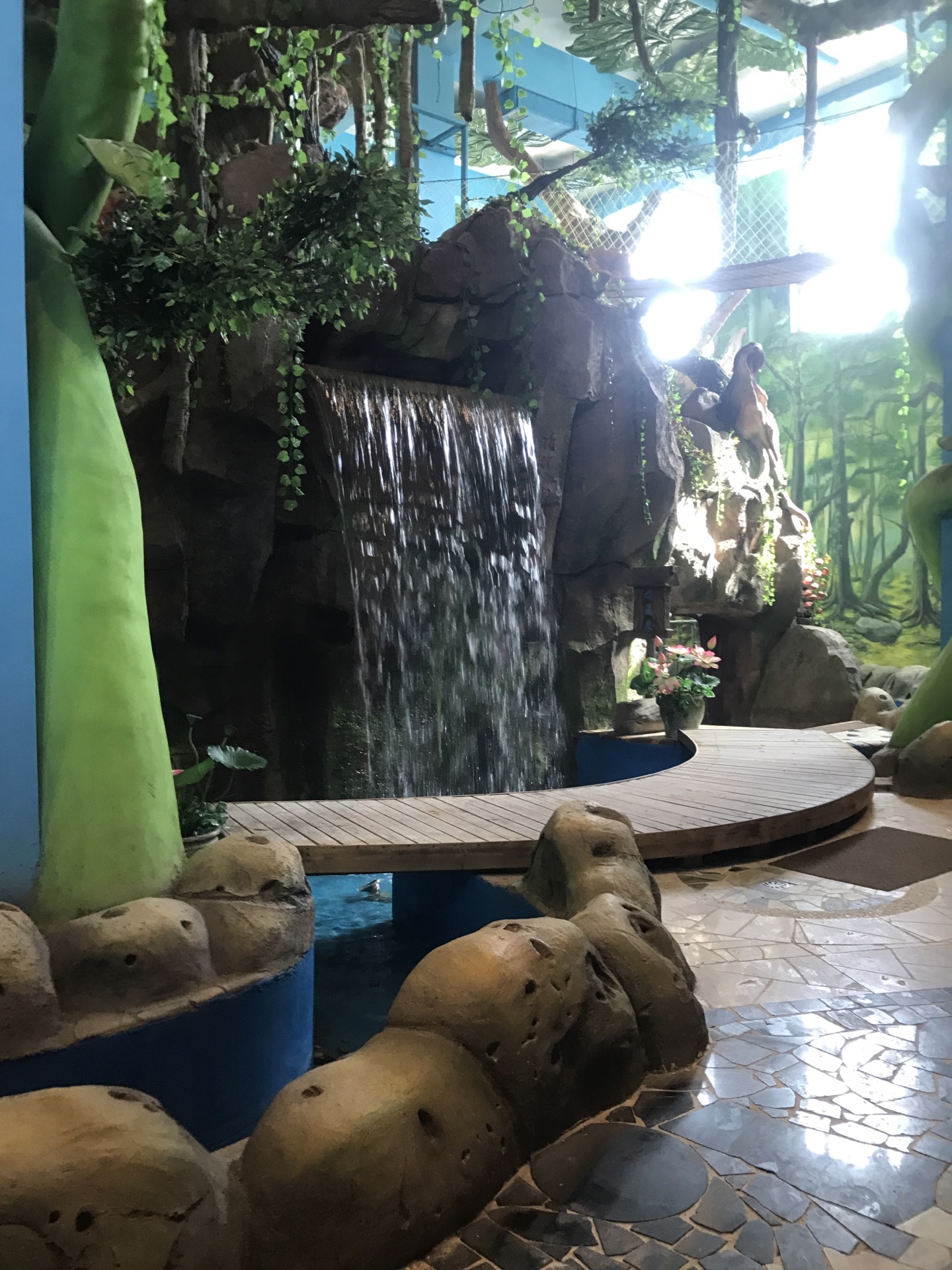 北纬47度城市温泉家园
