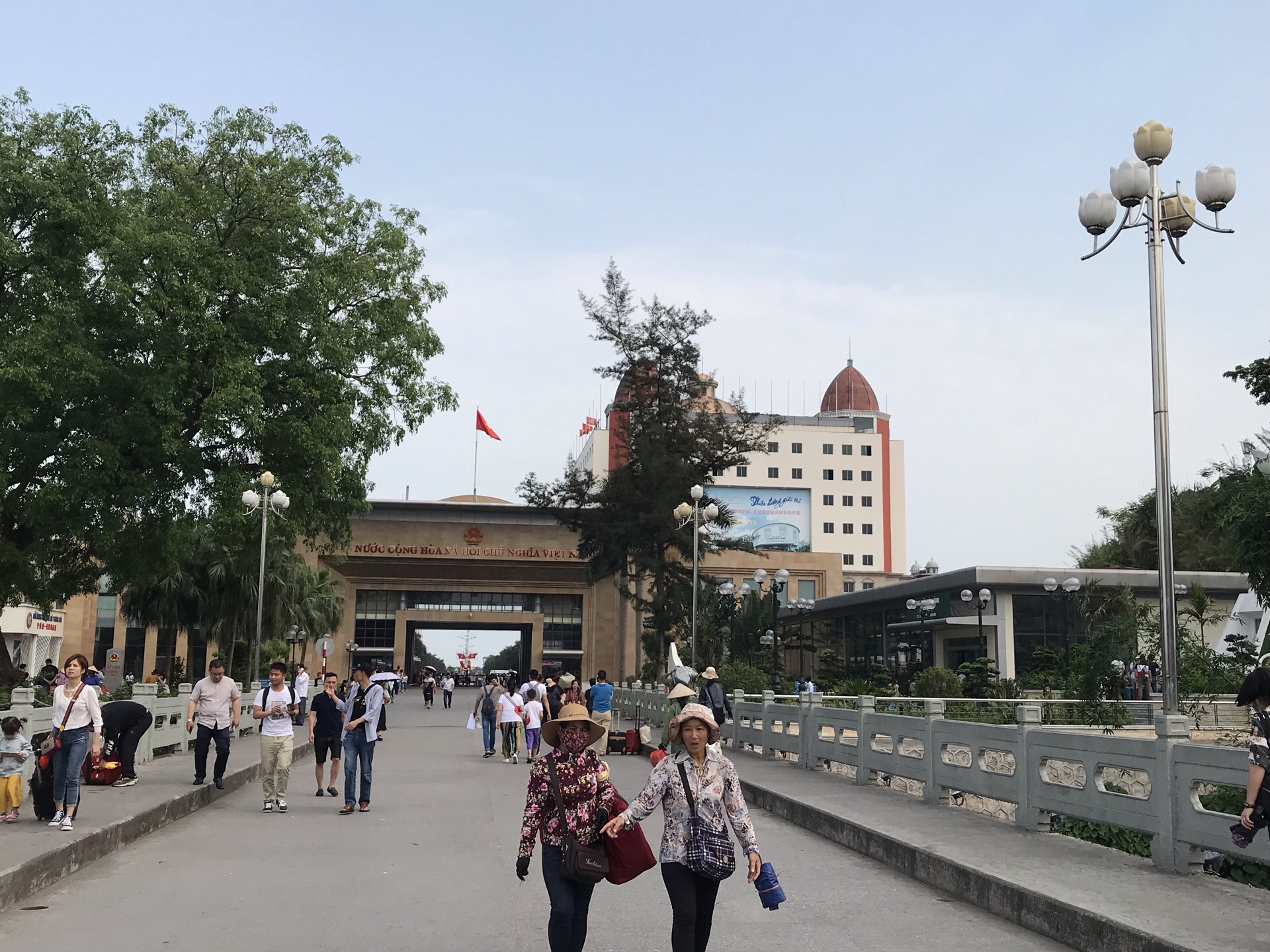 2026东兴口岸游玩攻略,从东兴口岸出关,第一次路陆...【去哪儿攻略】