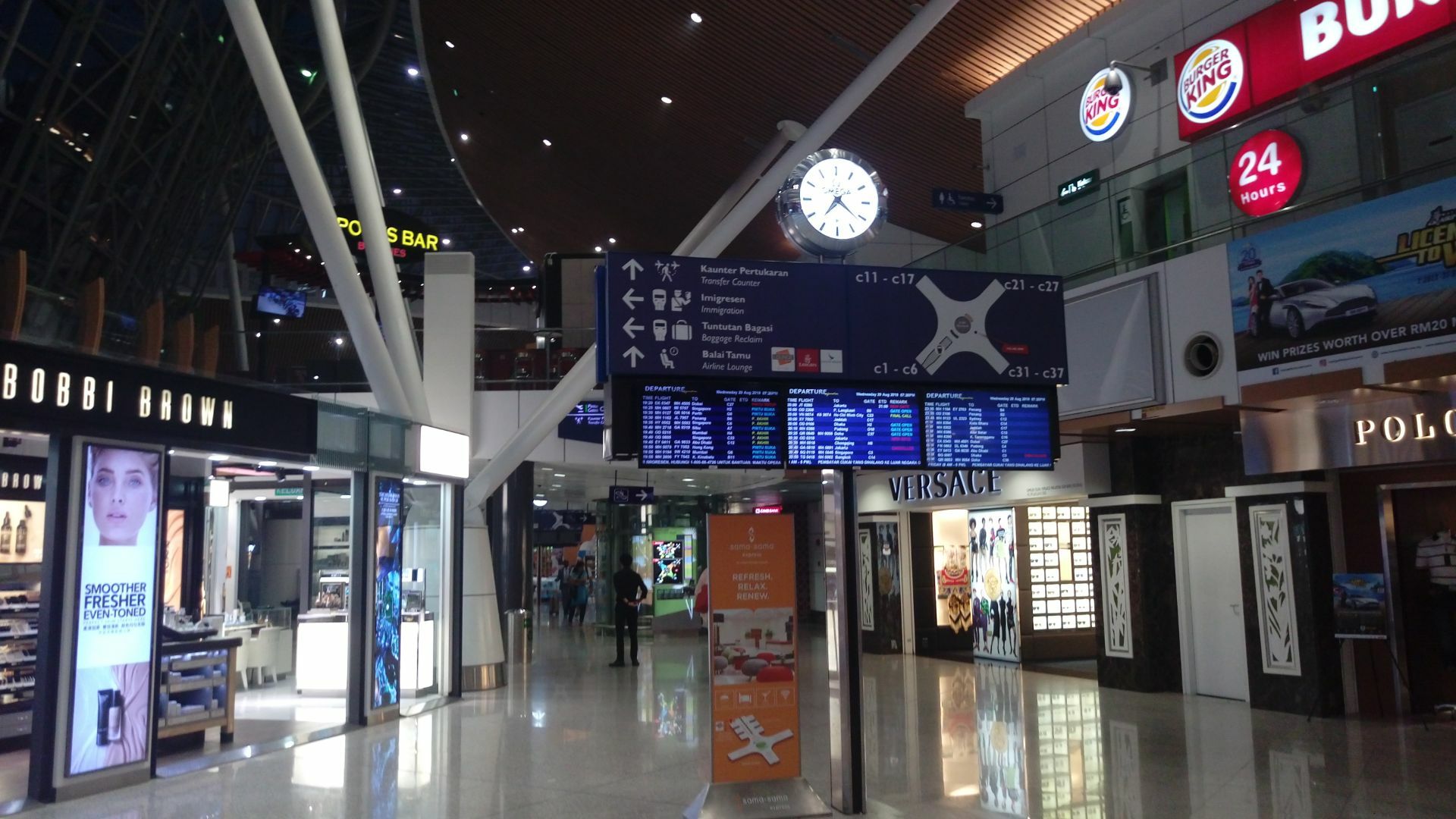 吉隆坡国际机场T2航站楼，是全球最繁忙的国际机场|吉隆坡国际机场|航站楼|亚航_新浪新闻