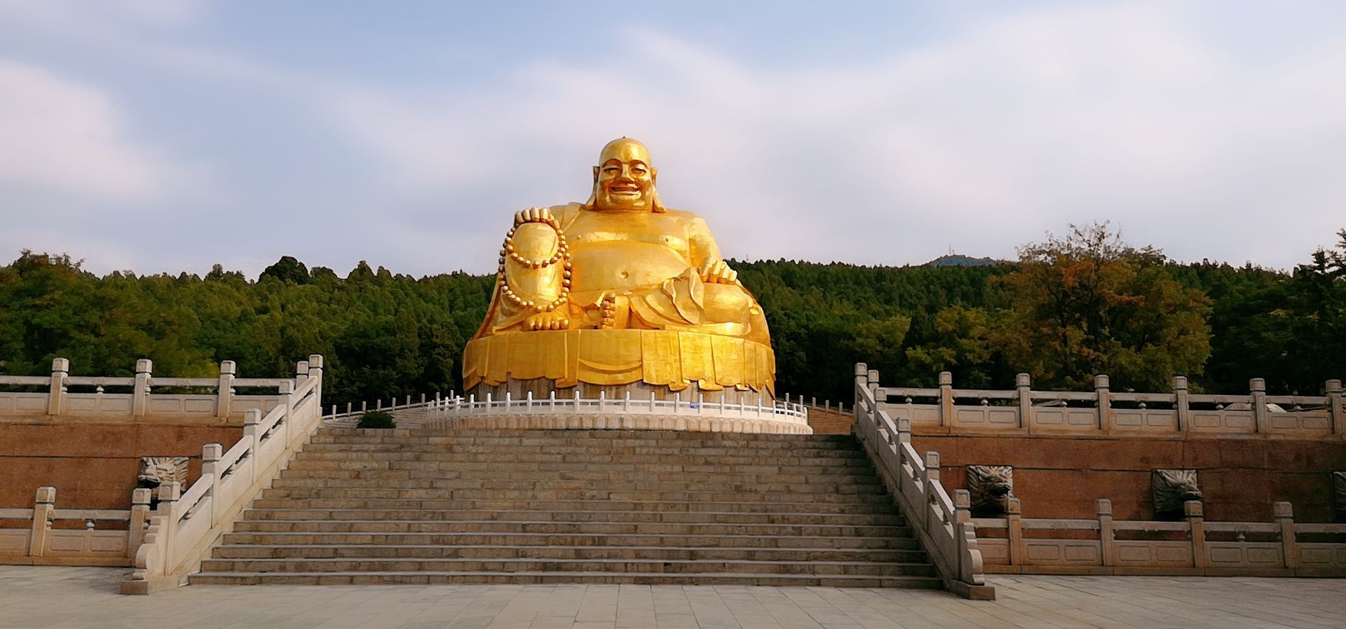 
弥勒胜苑
千佛山东麓处