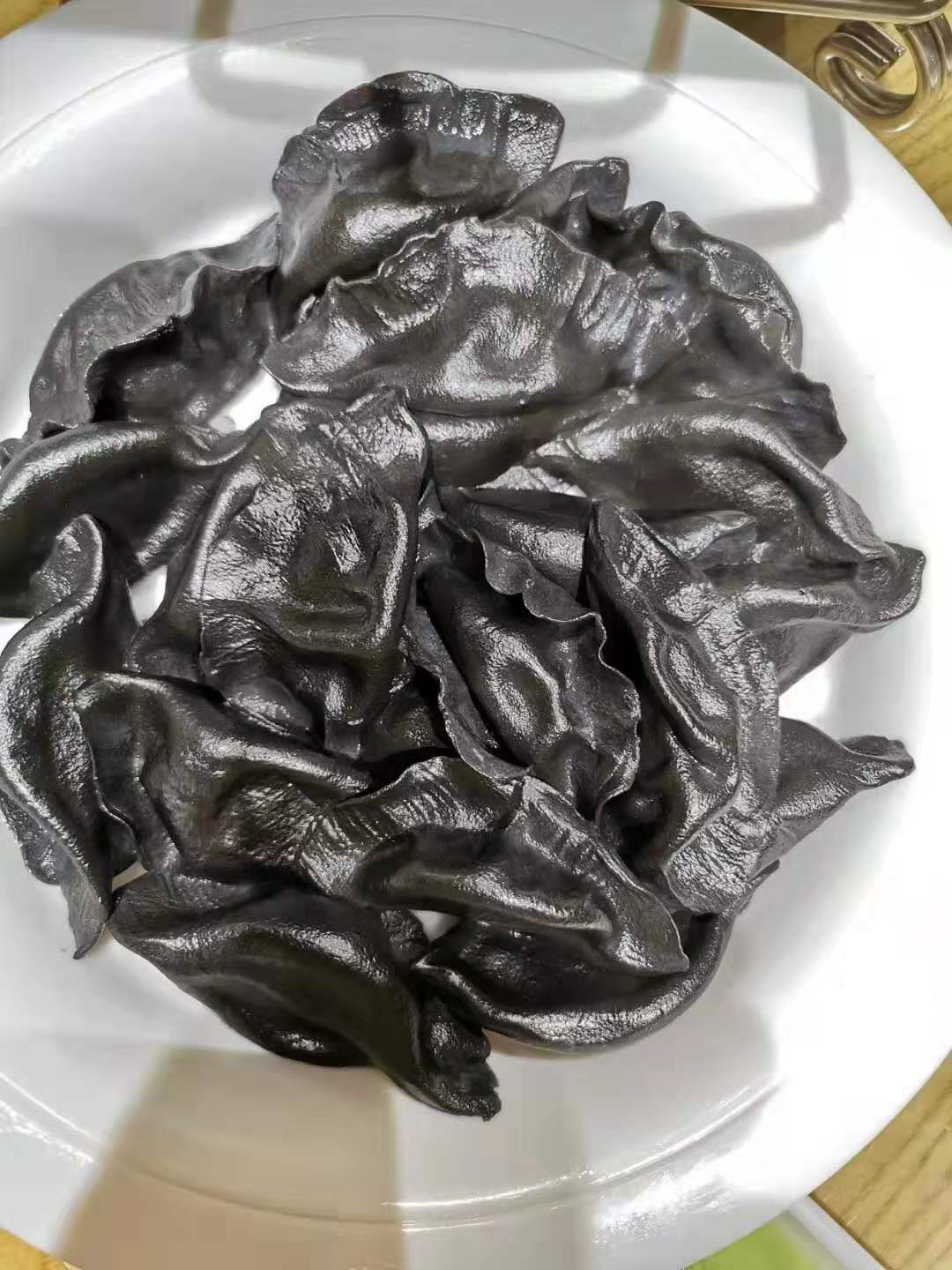 地地道道的东北菜馆子,水饺是它们特色,我喜欢它们墨鱼皮儿的水饺