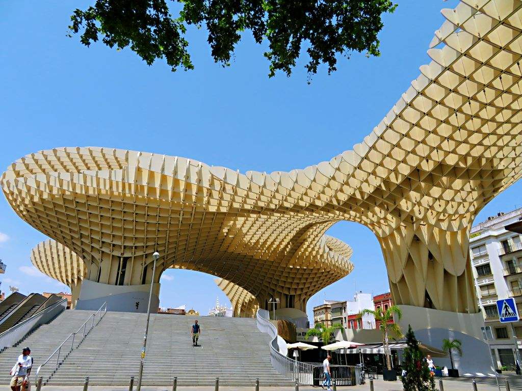 行走轮很不错,可以看到整个城市的风光,非常棒,建筑