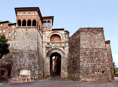 伊特鲁里亚拱门