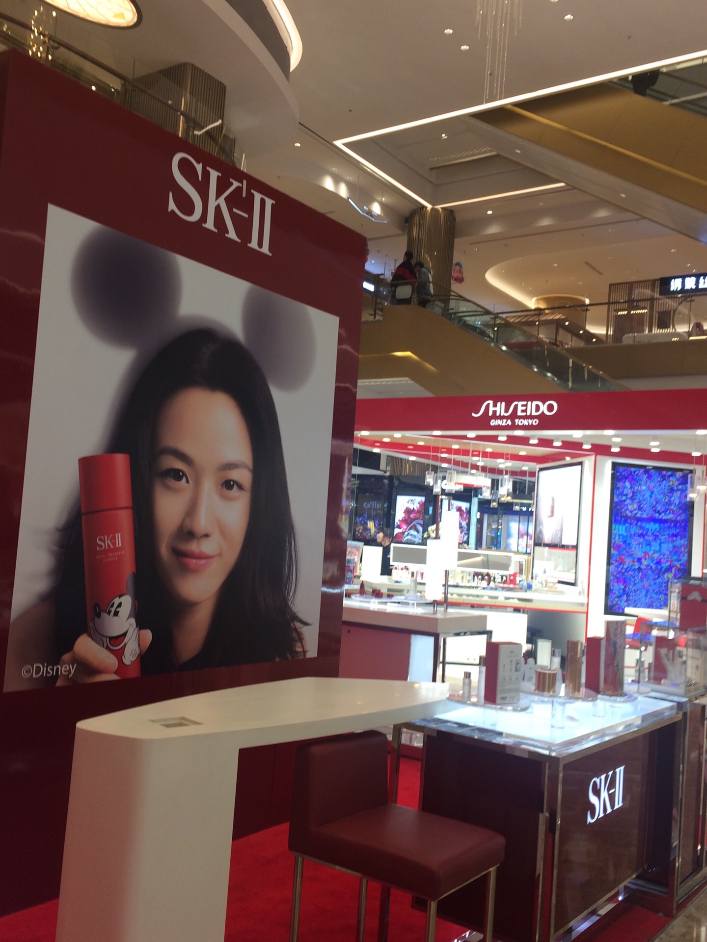 护肤品柜台怎么少的了skii,女神汤唯代言的品牌,虽然没有早期的火爆