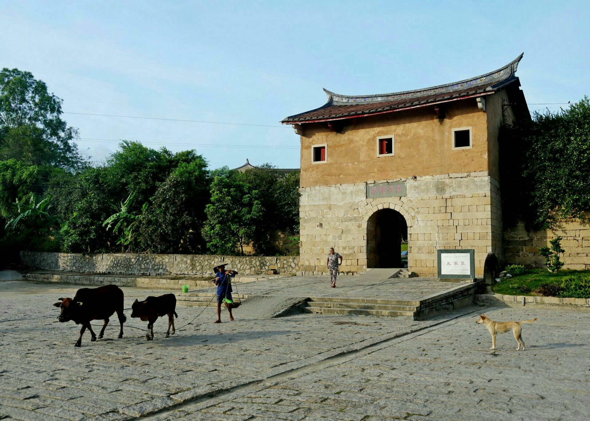 【携程攻略】漳浦赵家堡景点,在福建漳浦县畲乡湖西硕高山下,方圆0.