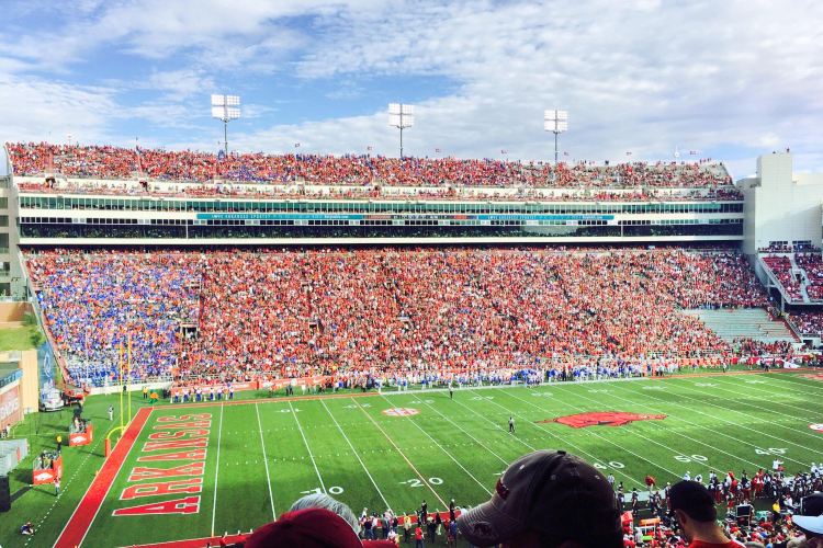 donald-w-reynolds-razorback-stadium-travel-guidebook-must-visit