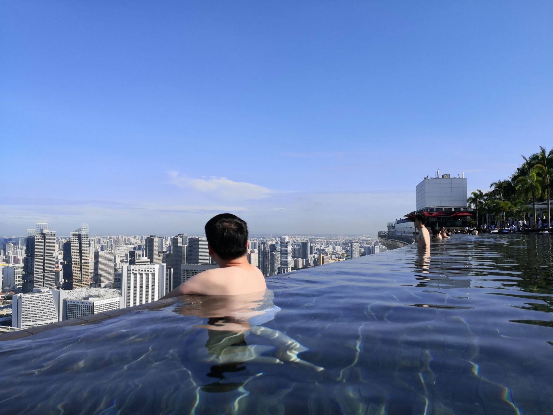 滨海湾金沙酒店游泳池图片