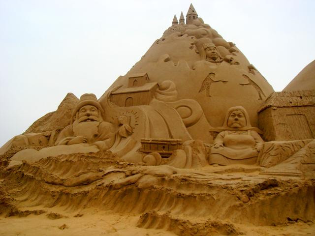 宁夏旅游：从沙漠绿洲到贺兰山岩画（图）