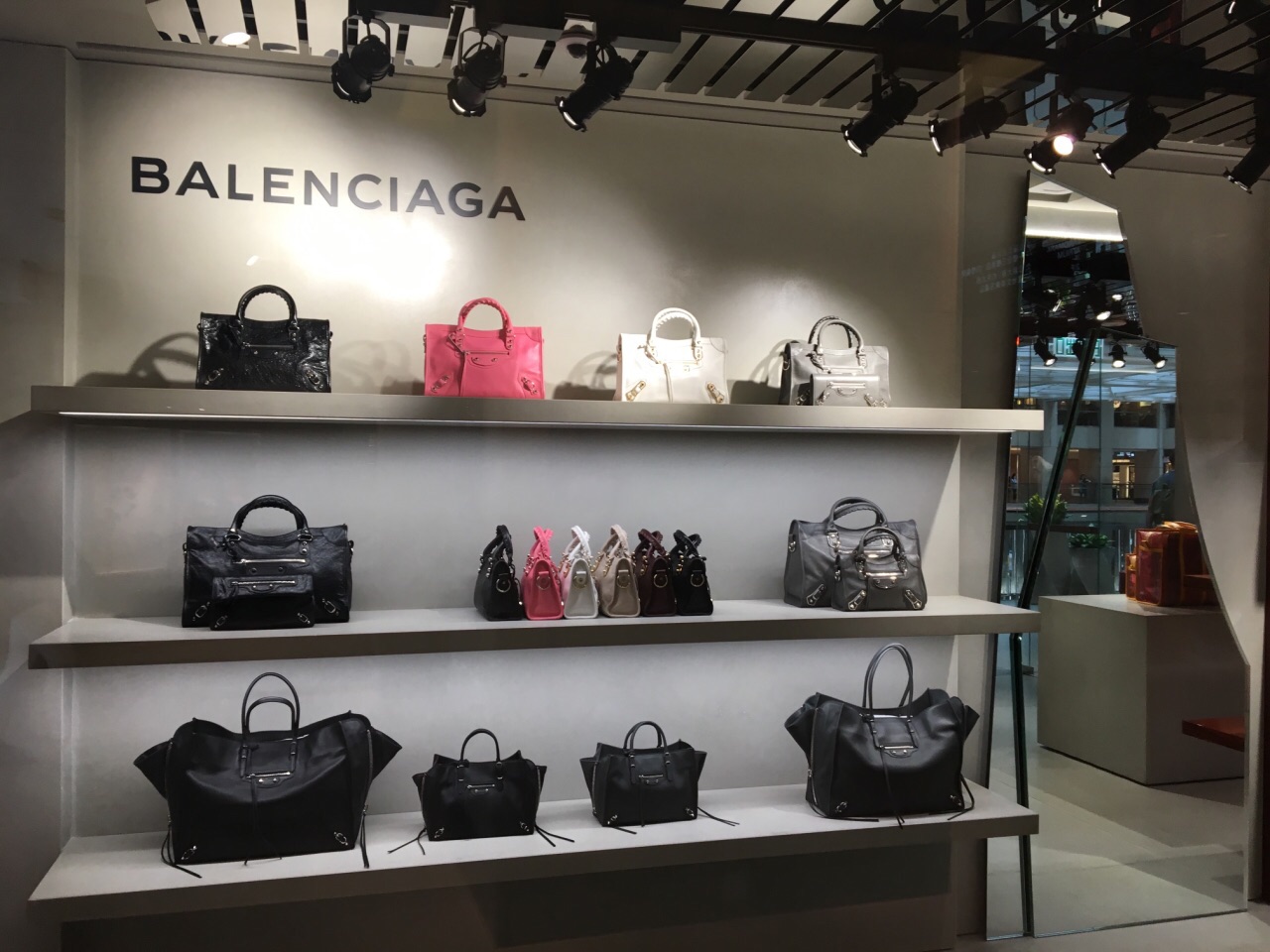 balenciaga(置地广场店)