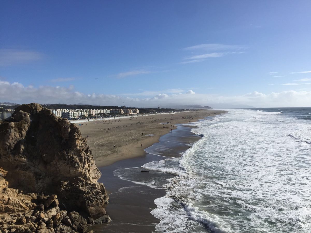 2020苏特罗海水浴场游玩攻略,苏特罗海水浴场,边上有个悬.