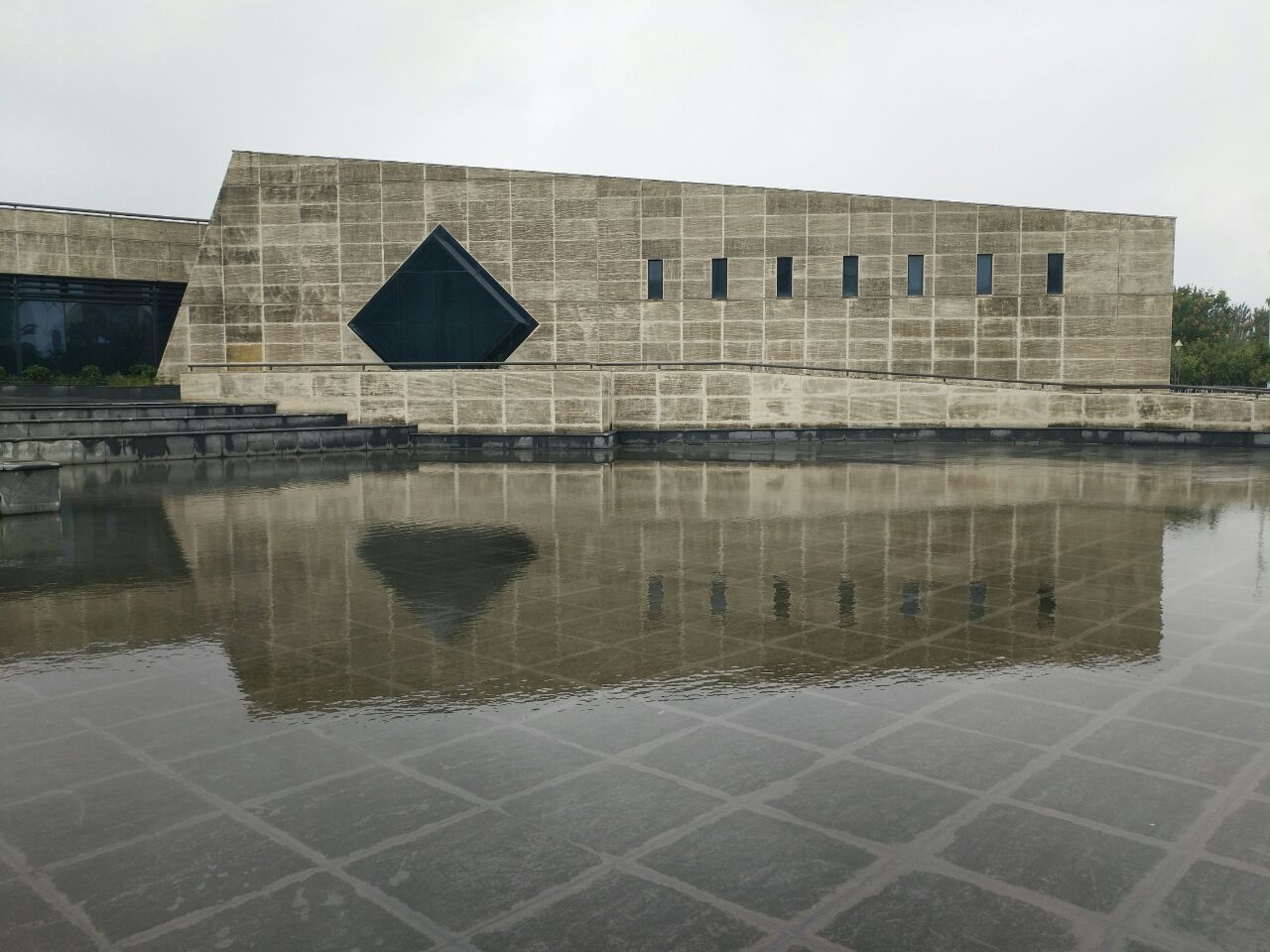 海盐博物馆是盐城海盐历史风貌区的核心景区也是盐城标志性建筑