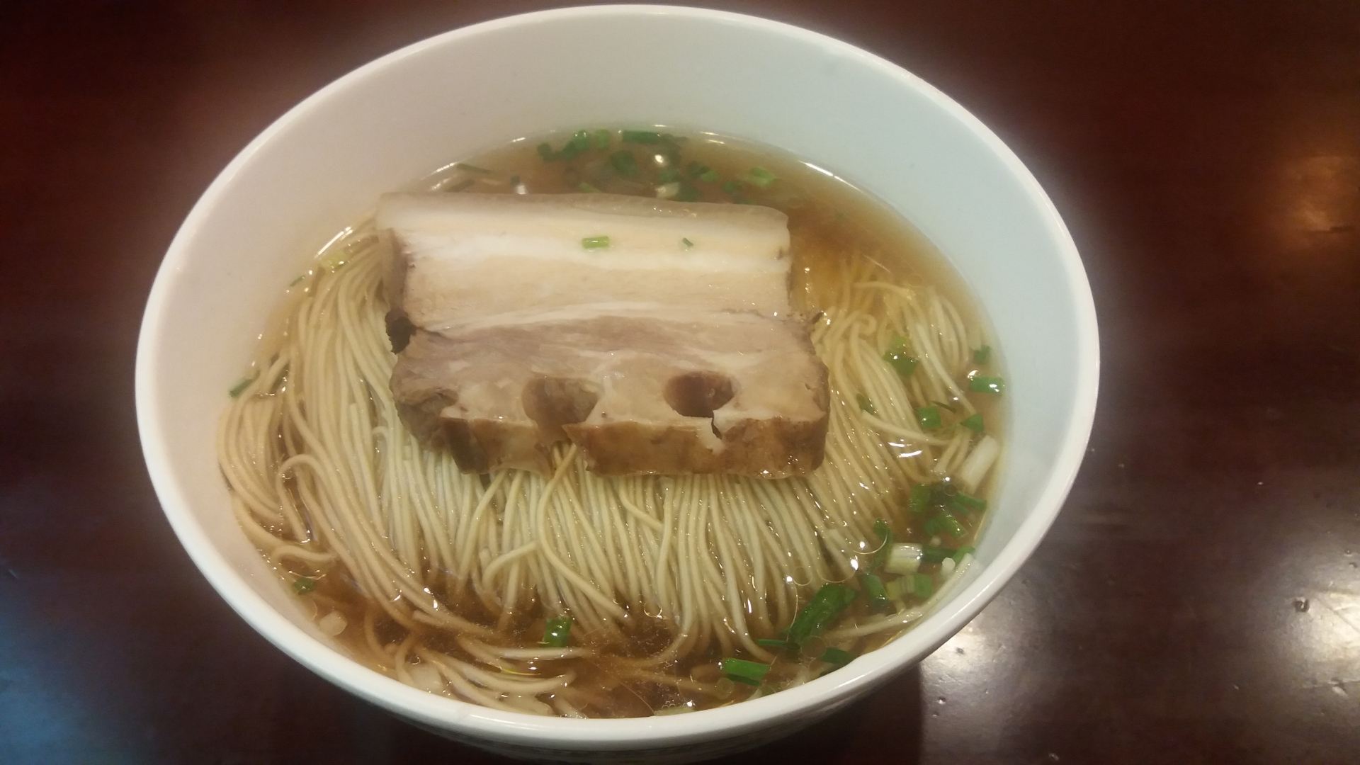 林】苏州朱鸿兴面馆(观前店)餐馆,说是苏州最好吃的焖肉面,重油高汤