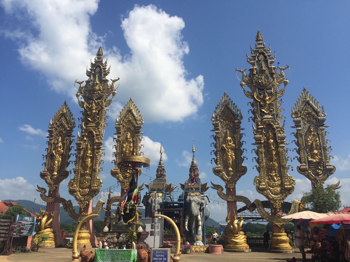 来到泰国、缅甸、老挝边境，参观金三角博物馆，了解毒品历史。