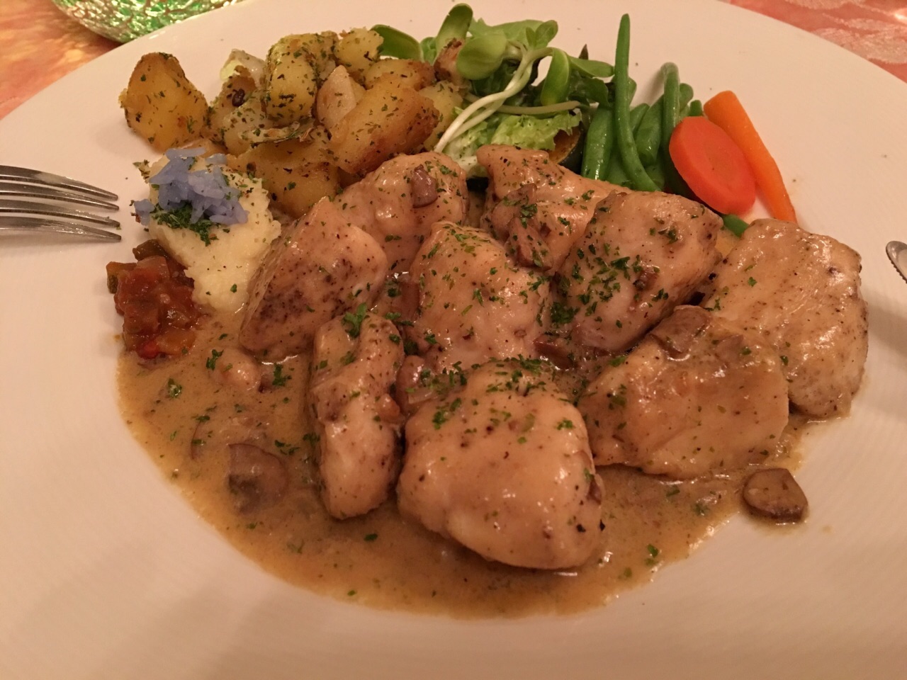 2021la fourchette美食餐厅,菜品色香味俱全,不管是主菜.