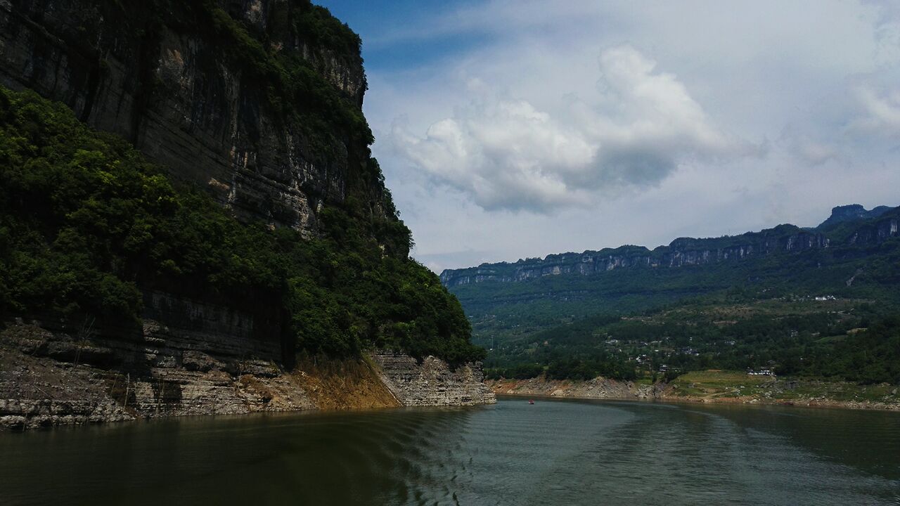 恩施有什麼好玩的旅遊景點(恩施有什麼好玩的旅遊景點免費)