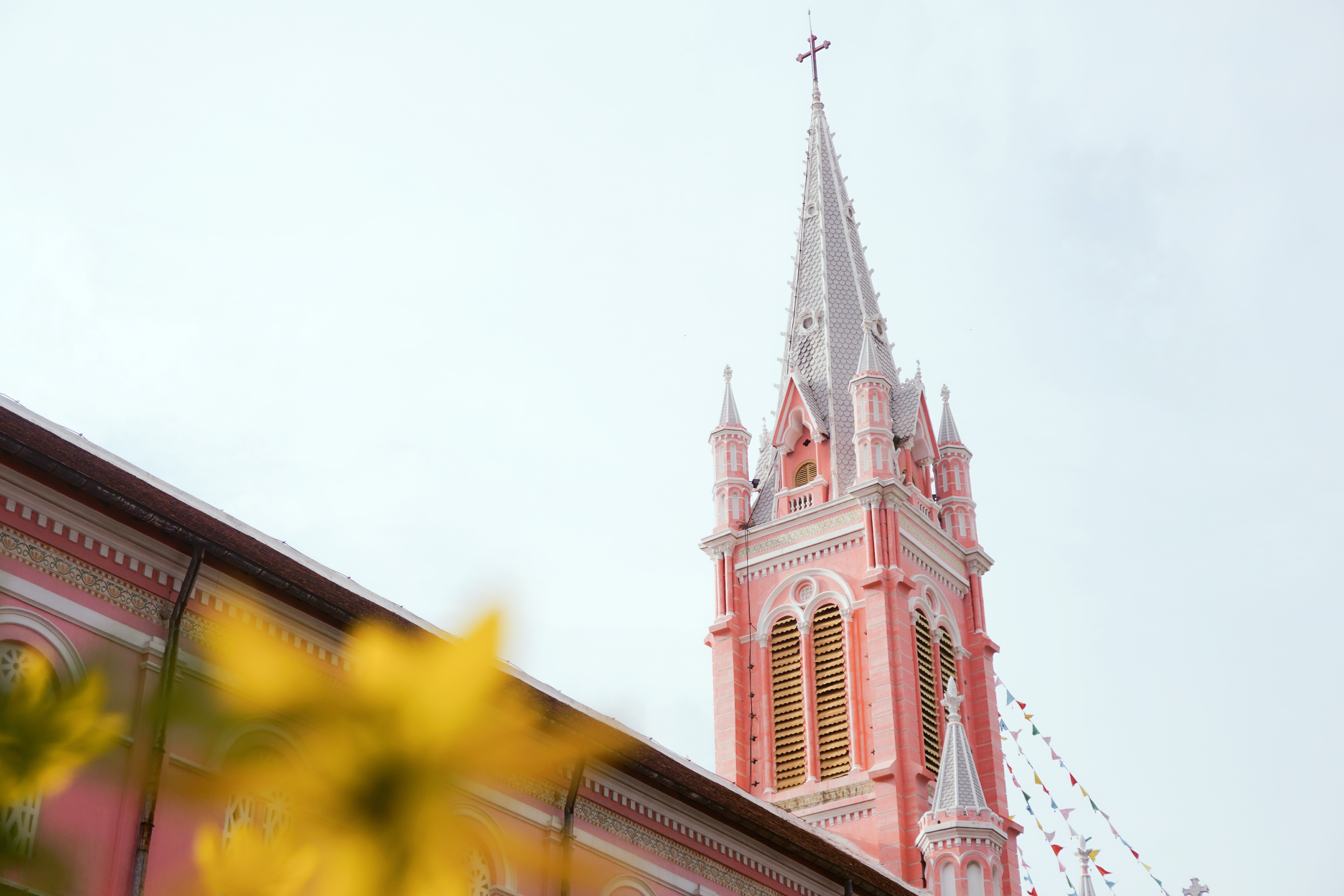 【携程攻略】胡志明市新定教堂景点,位于越南胡志明市第3郡二征街289