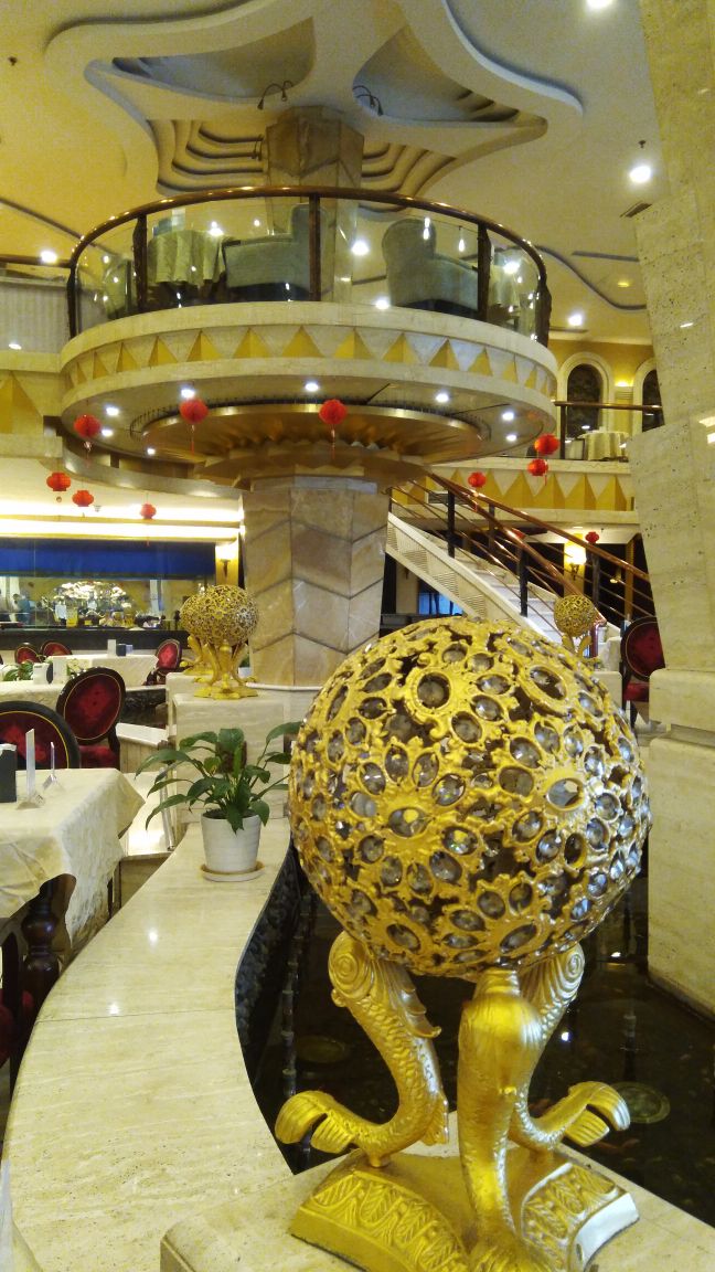 碧中海金阁食府在碧中海国际商务会馆三楼,最近在这里用餐.