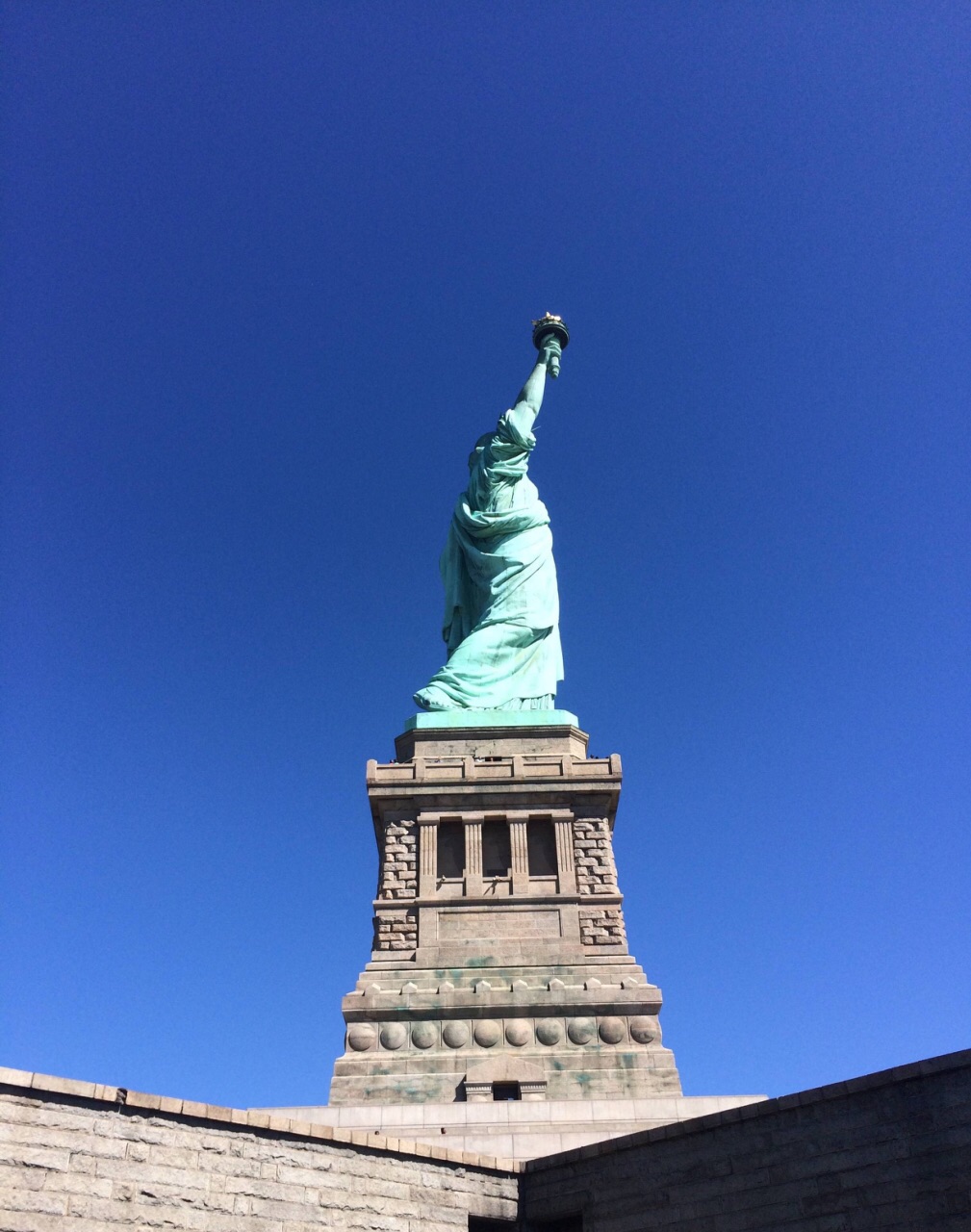 以为没有机会近距离看到女神姐姐的我竟然无意溜达到售票处买到了上岛