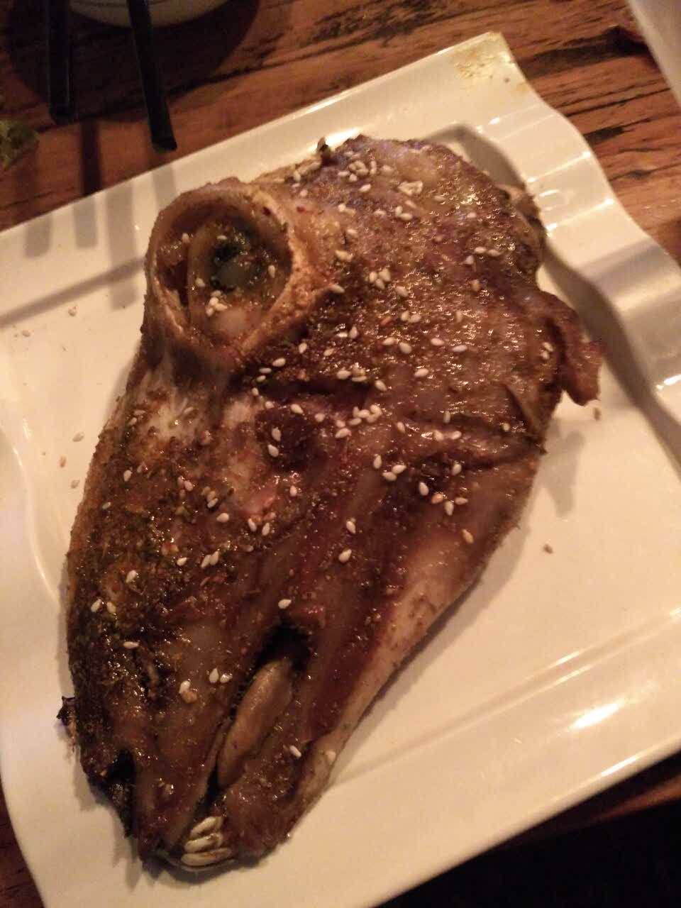 2021牙缝烧烤美食餐厅,羊头很好吃不错,环境也很好. 【去哪儿攻略】