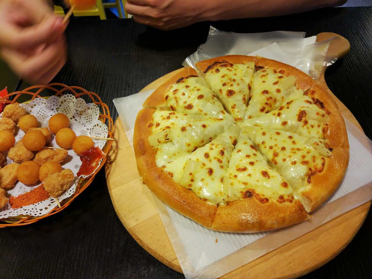 2022pizza4u披萨(中山大道店)美食餐厅,吃的特别棒,现烤出来的披萨