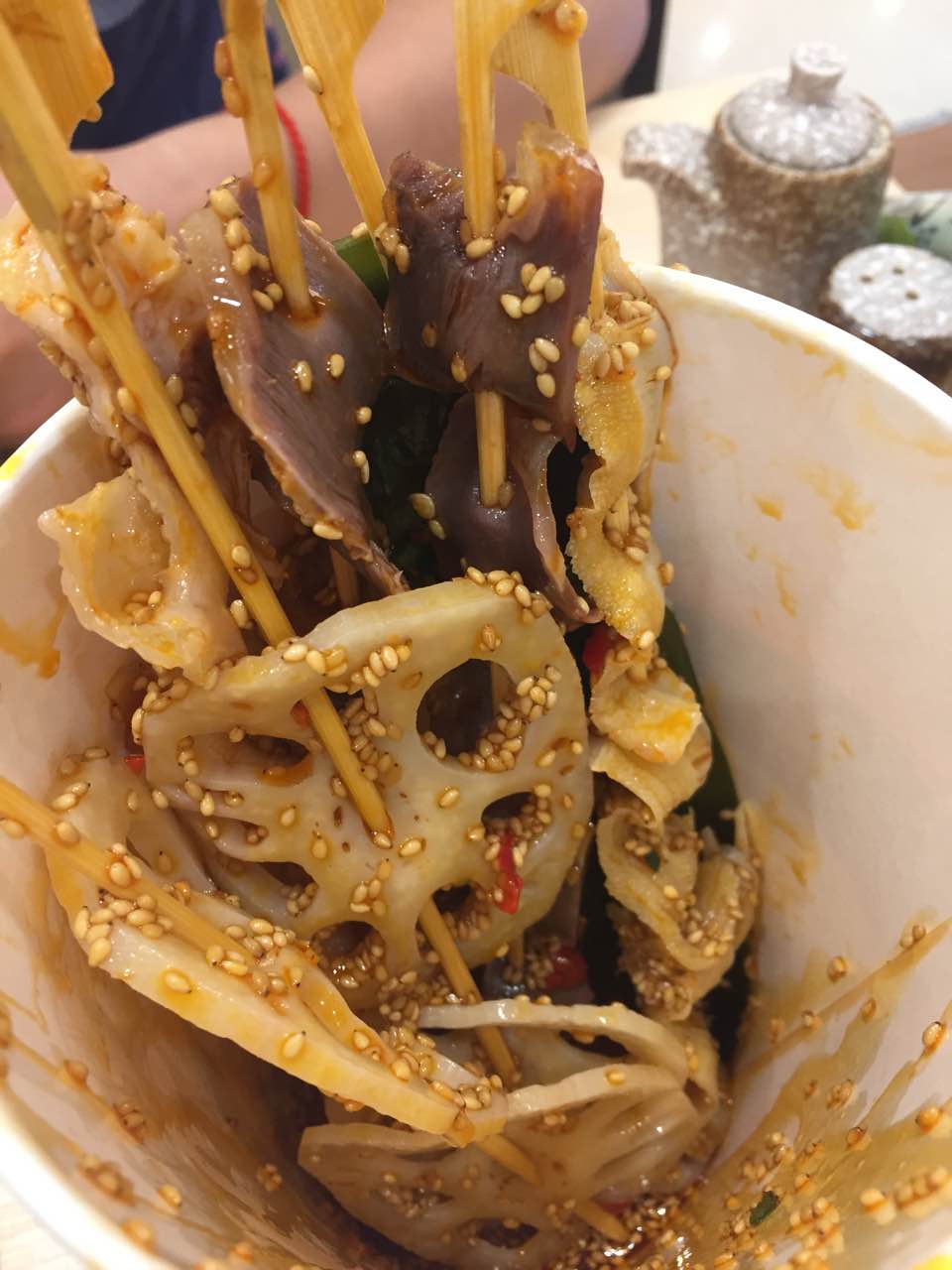 2022廖记棒棒鸡(银泰中心店)美食餐厅,看到有串串,选好半天没人理.