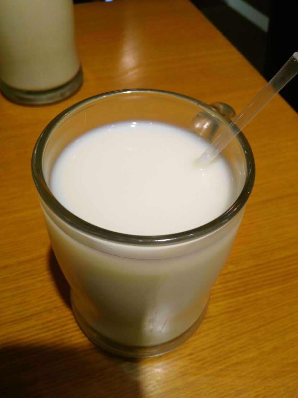 服务好  环境好  大夏天乘凉的好地方 口味也不错  冰镇豆浆  甜滋滋