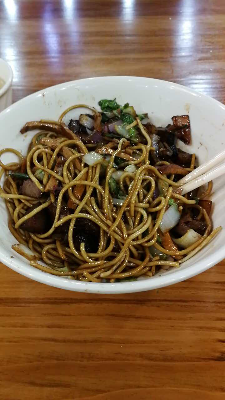 每次女儿少年宫回来都来杭儿面馆吃面疙瘩说那里的好吃!