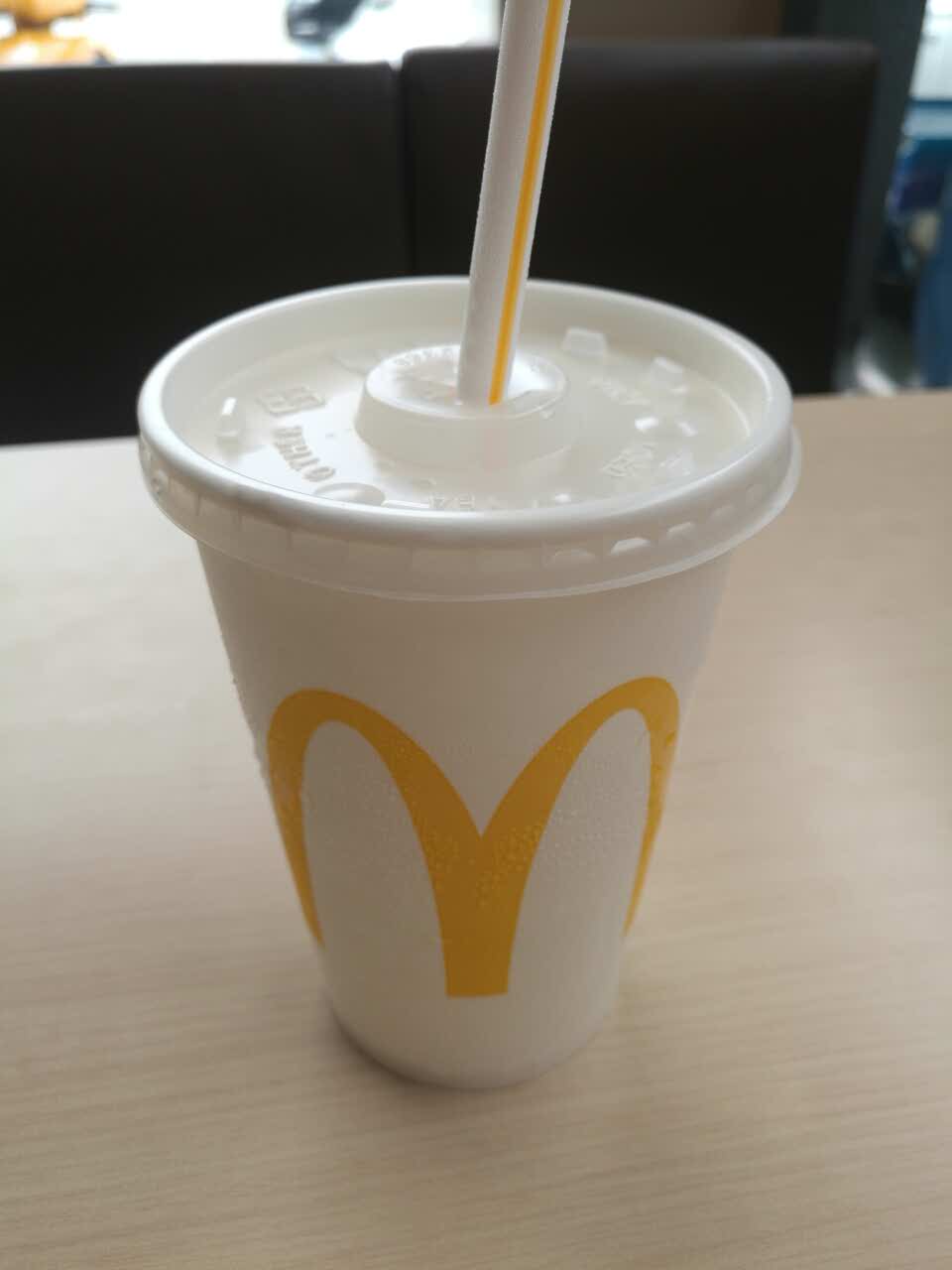 非常不错哦,喝着墨迹天气送的麦当劳雪碧,吃着加州