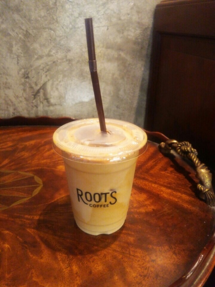 roots coffee at the commons