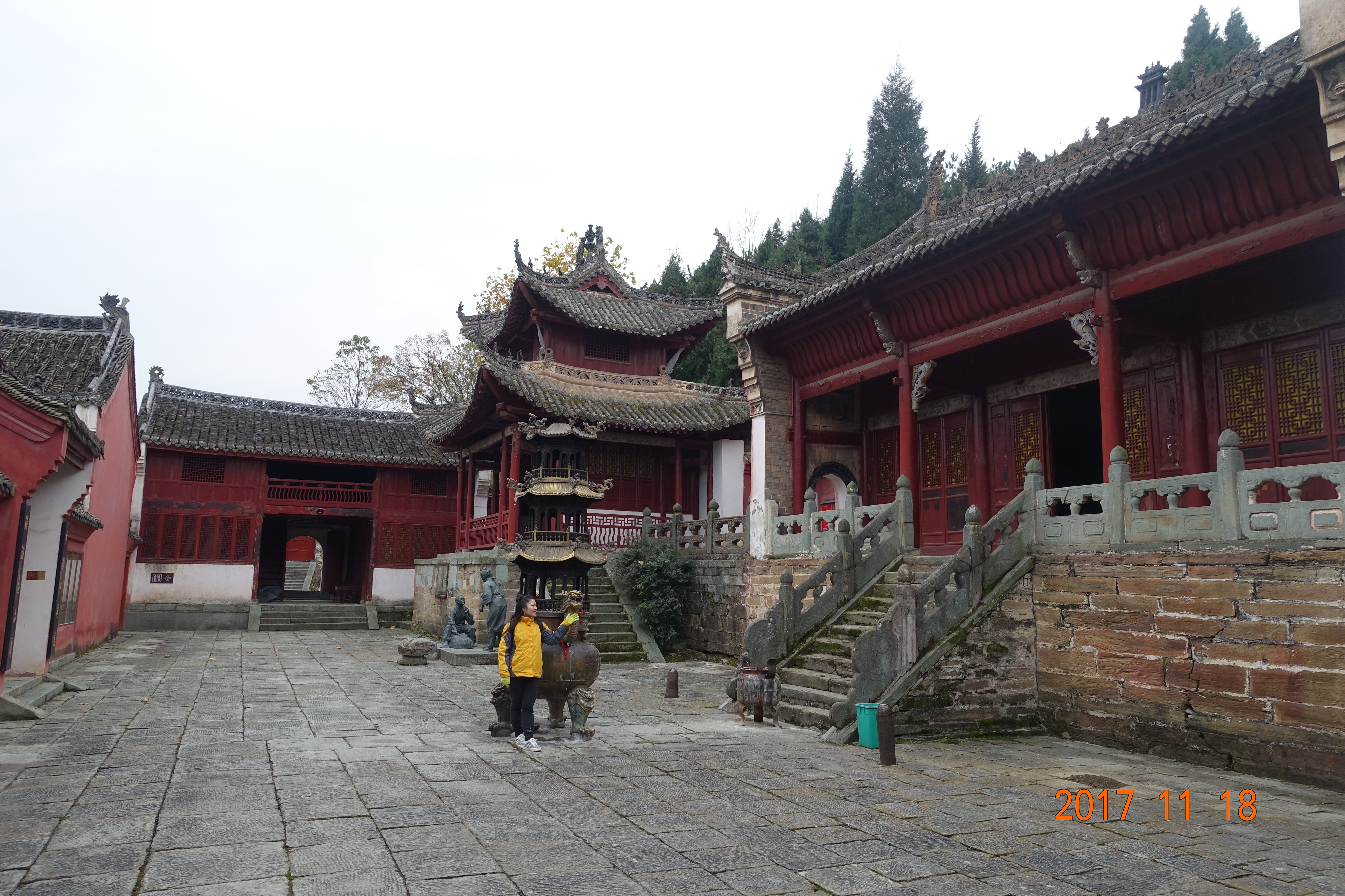 【携程攻略】武当山磨针井景点,因为班车可以直接到,只要上车后和司机