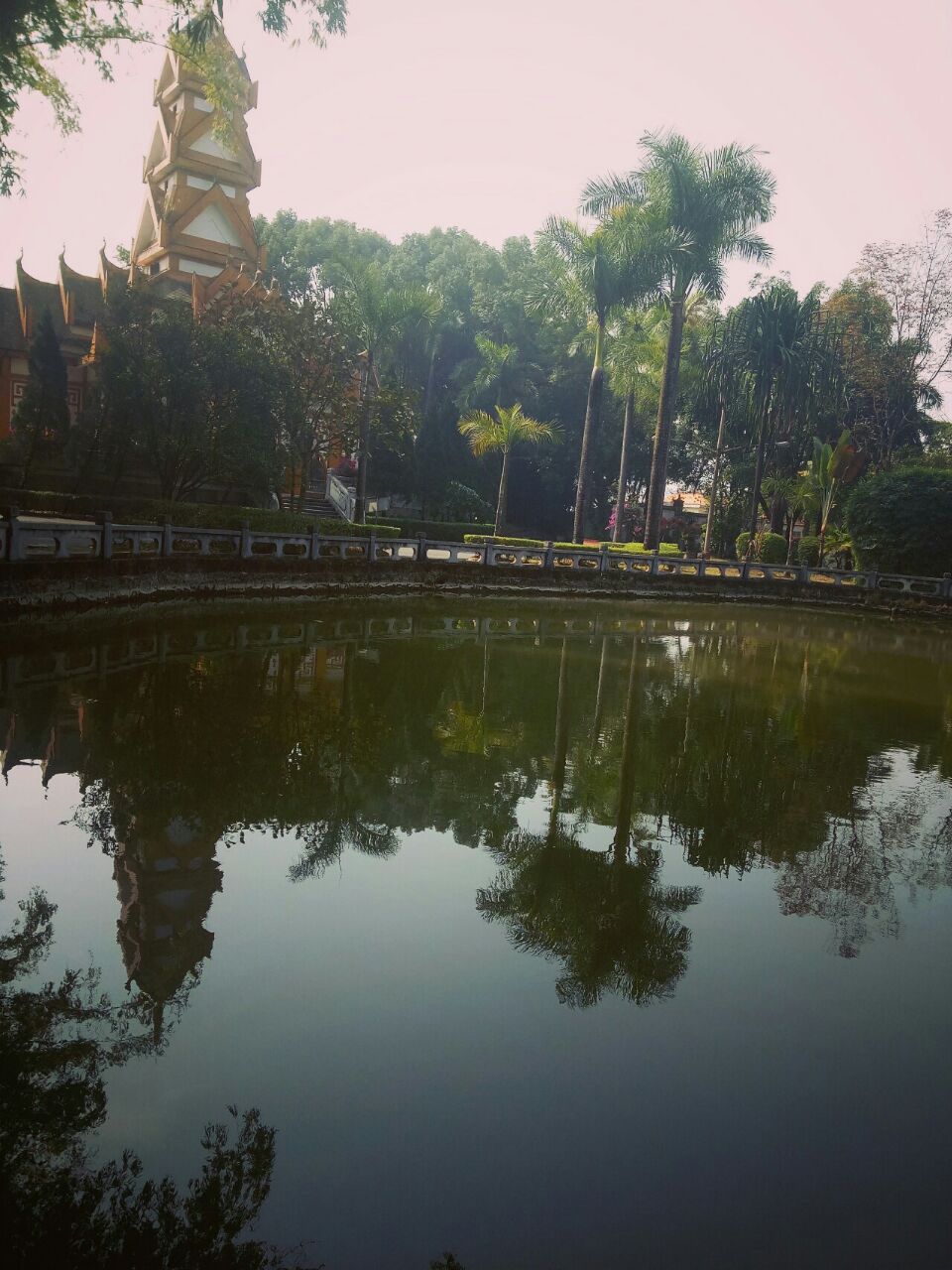 勐巴娜西大花园